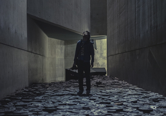 孤独感时常体现在一种矛盾上