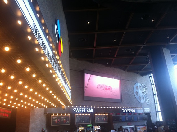 买错票，去清河连看两场电影