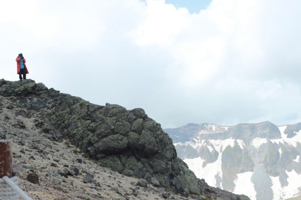 长白山北坡拍照的人