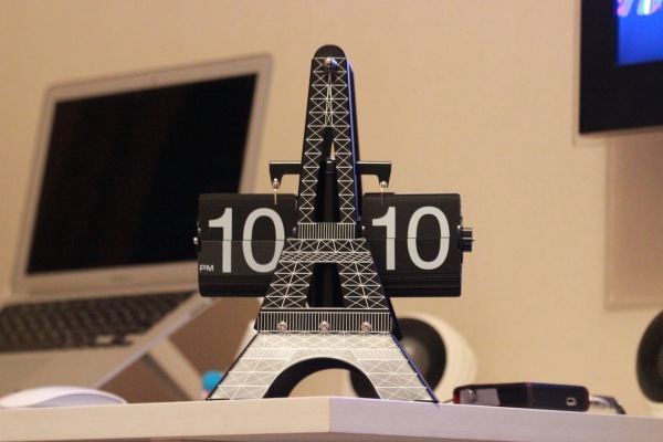 妙刻埃菲尔铁塔时钟