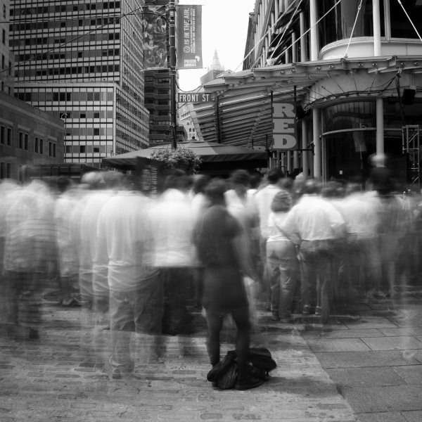 many-people-take-pictures-13